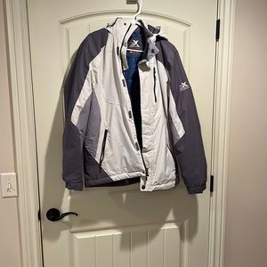 Mens M winter coat with hood.